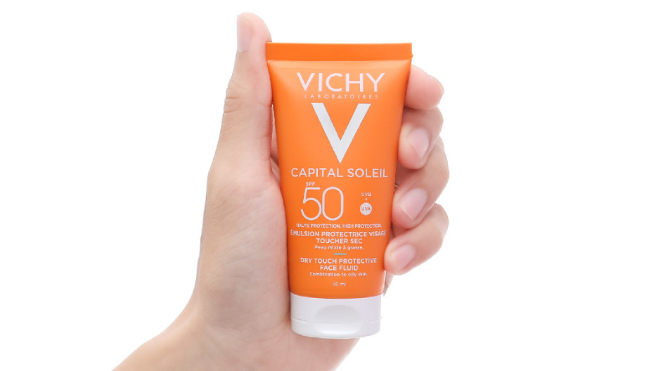 Top 12 Kem Chống Nắng Nâng Tone Dành Cho Da Nhạy Cảm Tốt Nhất