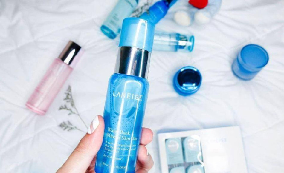 Top 12 xịt khoáng dưỡng ẩm cho da khô tốt và đáng mua nhất 2024