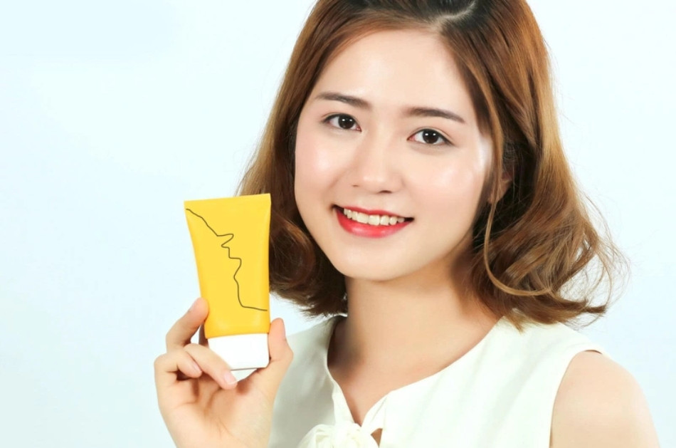TOP 13 Kem Chống Nắng Vật Lý Tốt Nhất Dành Cho Da Nhạy Cảm