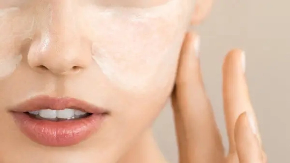 TOP 13 Kem Chống Nắng Vật Lý Tốt Nhất Dành Cho Da Nhạy Cảm