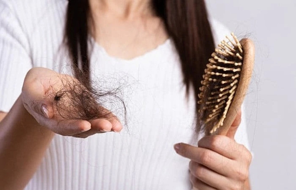 Trị rụng tóc với 14 mẹo chăm sóc tóc gãy rụng hiệu quả tại nhà