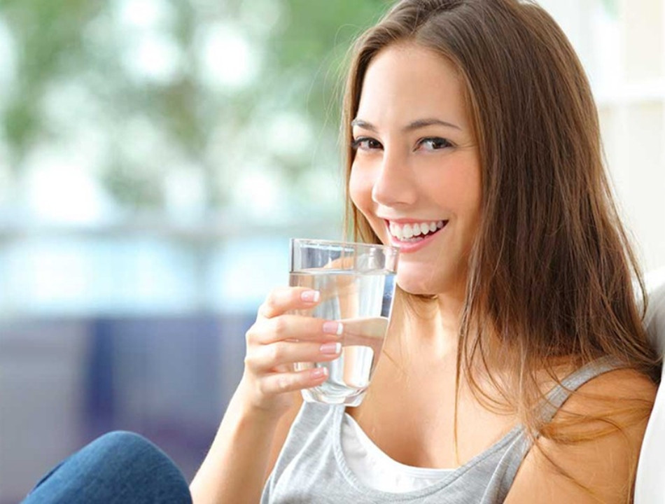 Trị rụng tóc với 14 mẹo chăm sóc tóc gãy rụng hiệu quả tại nhà